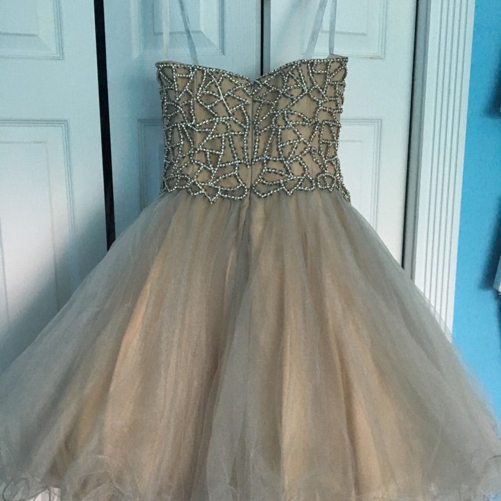 TERANI COUTURE PROM DRESS - Picture 4 of 7